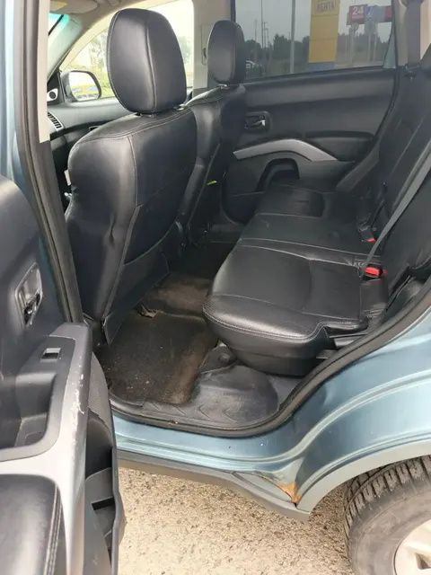 Автомобиль марки MITSUBISHI модель Outlander 2007 г.в. VIN-номер JMBXLCW6W7Z000263. Залог ПАО СОВКОМБАНК