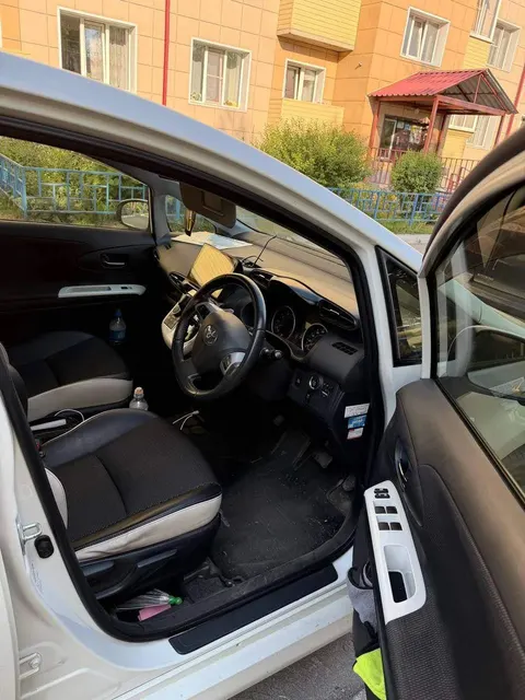 автомобиль марки: TOYOTA, модель: WISH 2011 г.в., кузов №: ZGE25-0018712