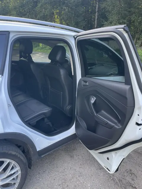 Автомобиль марки FORD модель KUGA 2013 г.в. VIN-номер Z6FAXXESMADB48339 предмет залога ПАО «Совкомбанк» (ИНН: 4401116480)