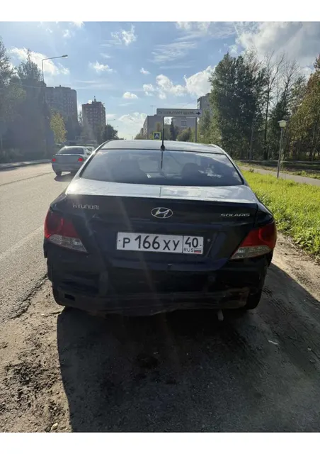 Автомобиль марки HYUNDAI модель Solaris 2011 г.в. VIN-номер Z94CT41CBBR082871. В залоге у ПАО "Совкомбанк".