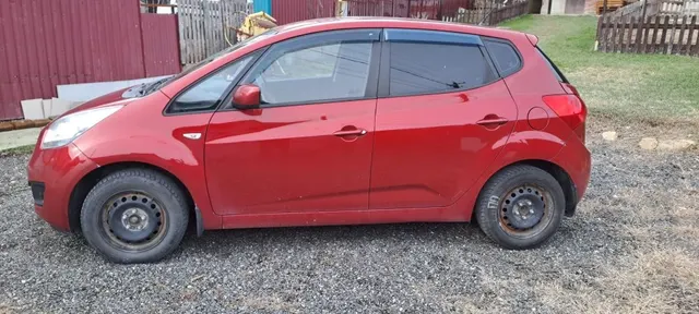 Автомобиль марки KIA модель Venga 2012 г.в. VIN-номер XWEEH812AC0000133, является предметом залога ПАО "СОВКОМБАНК"