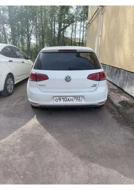 Автомобиль марки VOLKSWAGEN модель Golf, 2013 г.в. VIN-номер WVWZZZAUZEW006395