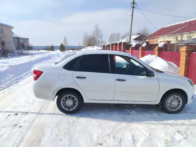 Легковой автомобиль марки: LADA, модель: Granta, год выпуска: 2024 г., идентификационный номер (VIN): XTA219040R1072636