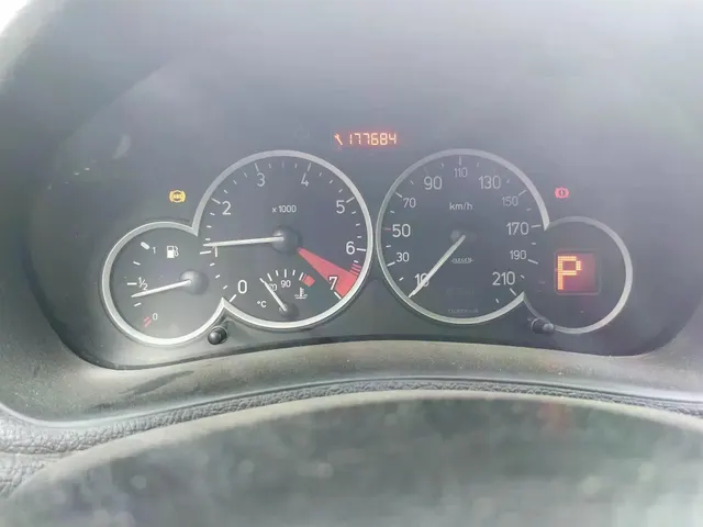 автомобиль марки PEUGEOT модель 206 2007 г.в. VIN-номер VF32AKFWR47760363