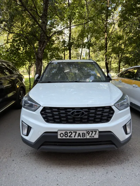 Автомобиль марки HYUNDAI CRETA