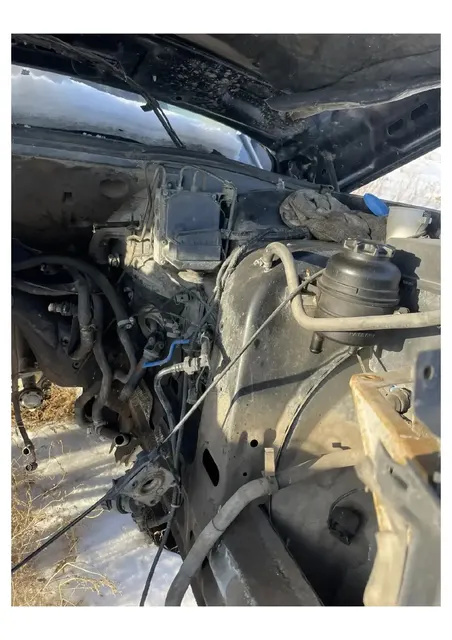 Автомобиль марки LAND-ROVER модель HSE 2004 г.в. VIN-номер SALLMAMA44A173160