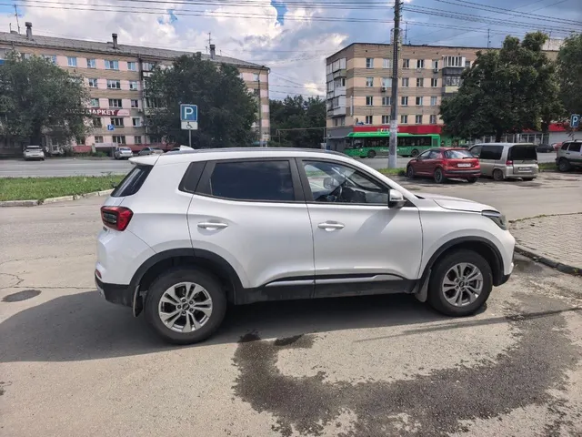 Автомобиль марки CHERY, модель TIGGO 4 PRO, 2024 г.в., VIN-номер: LVVDB11B2RC091145 . Находится в залоге у ПАО «Совкомбанк» (ИНН: 4401116480, ОГРН: 1144400000425).