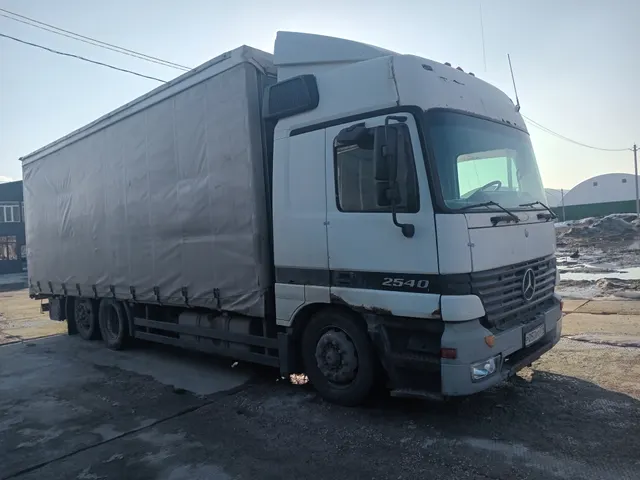 Автомобиль марки MERCEDES модель Actros 2003 г.в. VIN-номер WDB9502141K803861