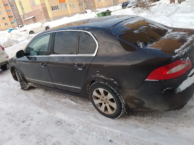 SKODA Superb, год выпуска: 2012 г., идентификационный номер (VIN): TMBAB63T0D9020693.