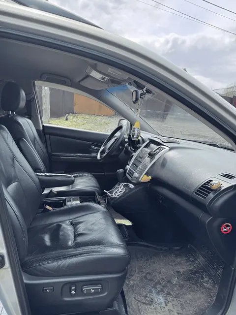 Автомобиль марки Lexus модель RX 2006 г.в. VIN-номер JTJHK31U502013599