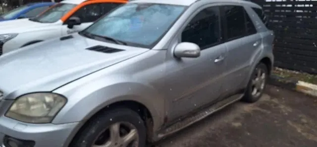 Автомобиль марки MERCEDES модель BENZ ML 350 2007 г.в. VIN-номер WDC1641861A284181, находится в залоге ПАО "Совкомбанк"
