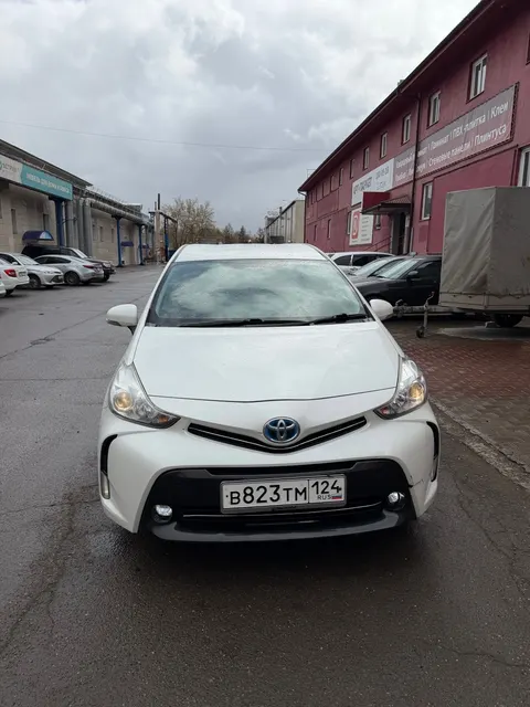 Автомобиль марки TOYOTA модель Prius 2015 г.в. номер кузова ZVW41-3387456