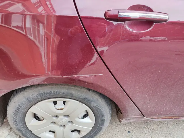 Легковой автомобиль марки: GEELY, модель: Emgrand (FE-1), год выпуска: 2012 г, идентификационный номер (VIN): X9W215711C0001264. В залоге у ПАО «Совкомбанк».
