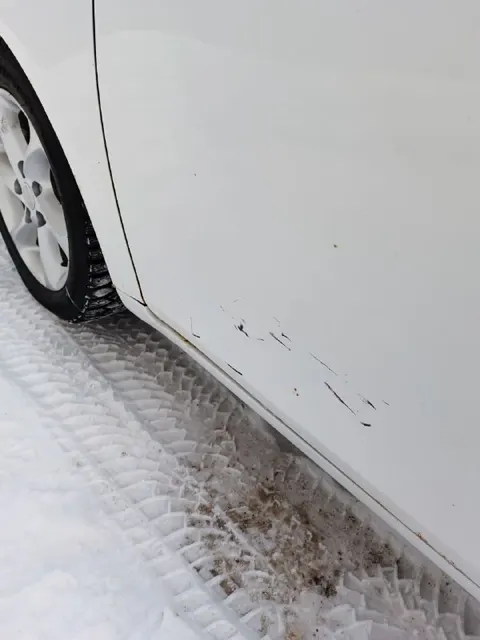 Легковой автомобиль марки: GEELY, модель: Emgrand FE-1, год выпуска: 2013 г., цвет кузова: белый, кузов №: X9W8844SCED002563, идентификационный номер (VIN): X9W8844SCED002563