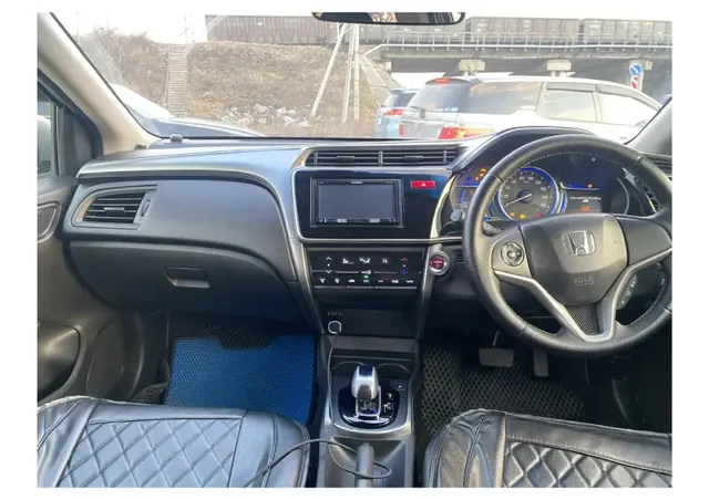 Автомобиль марки HONDA модель GRACE 2014 г.в., номер кузова GM4-1002332