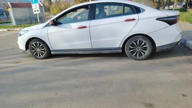 Легковой автомобиль марки: Omoda, модель: S5, год выпуска: 2023г., идентификационный номер (VIN): LVVDC21B8PD235064