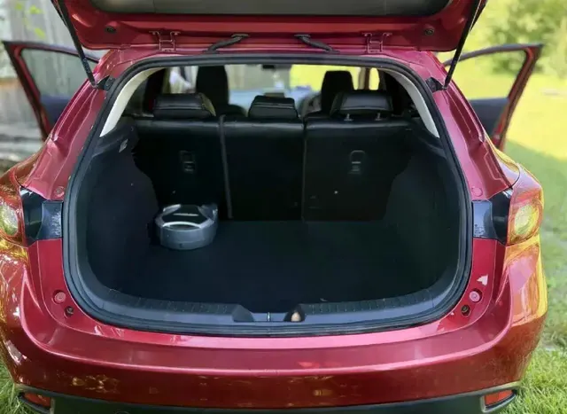 Автомобиль марки MAZDA модель AXELA 2014 г.в. номер кузова BM5FS-104617