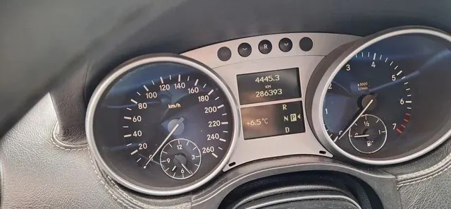 Автомобиль марки MERCEDES модель BENZ ML 350 2007 г.в. VIN-номер WDC1641861A284181, находится в залоге ПАО "Совкомбанк"