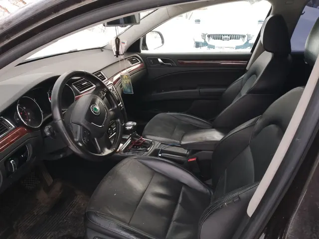 SKODA Superb, год выпуска: 2012 г., идентификационный номер (VIN): TMBAB63T0D9020693.