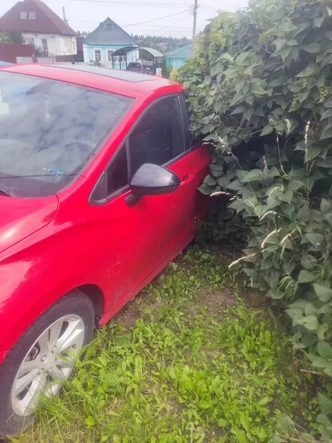 легковой автомобиль марки CHEVROLET CRUZE, VIN 1G1BE5SM9J7150035, ГРЗ У712КУ48, год выпуска 2017г (предмет залога ПАО «Совкомбанк»)