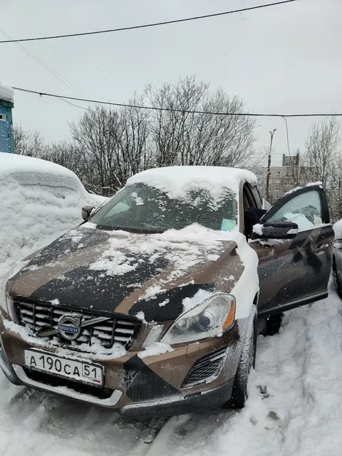 Автомобиль марки VОLVО модель ХС60 2010 г.в. VIN-номер YV1DZ7056B2175302