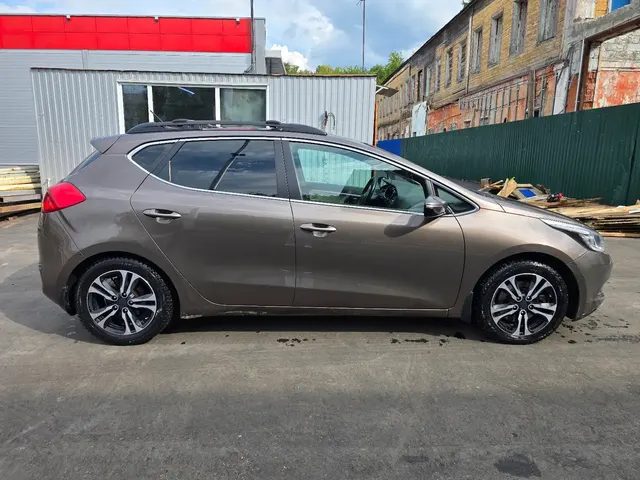 Автомобиль марки KIA модель Ceed 2014 г.в. VIN-номер XWEHN512BE0024013. Имущество находится в залоге у ПАО "Совкомбанк".