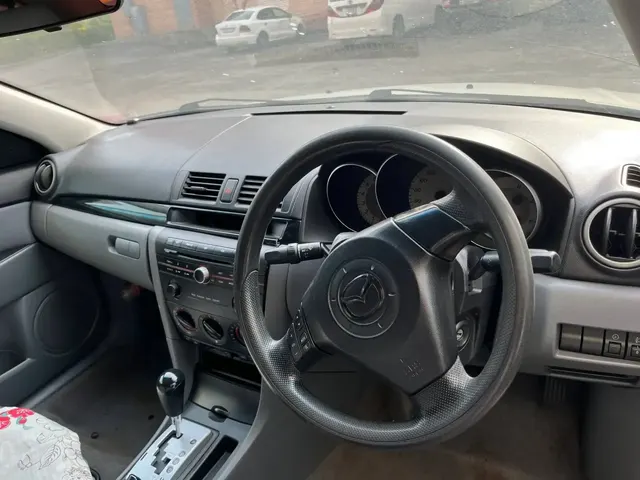 Автомобиль марки MAZDA модель AXELA 2006 г.в. номер кузова BK5P301368