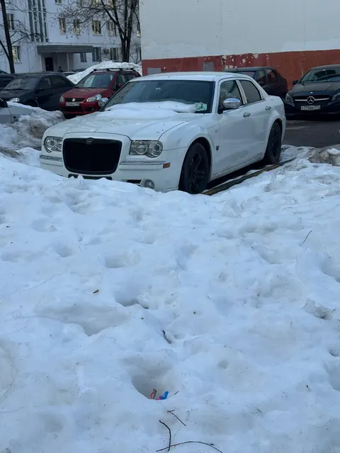 Автомобиль марки Chrysler модель 300 C 2006 г.в. VIN-номер 1C3H8E3GX7Y510454