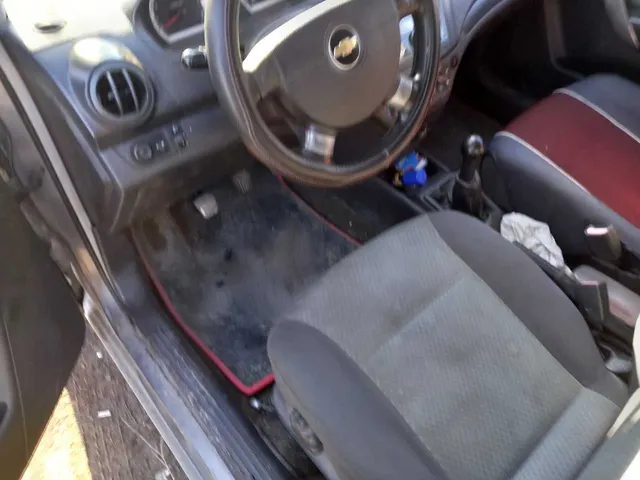 Автомобиль марки CHEVROLET модель Aveo 2008 г.в., VIN-номер: KL1SF48DJ9B364661. В залоге У ПАО "Совкомбанк".