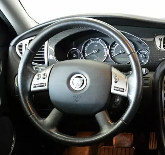 Легковой автомобиль марки: JAGUAR, модель: X-Type, год выпуска: 2009 г., кузов №: SAJAE51349BJ58923, идентификационный номер (VIN): SAJAE51349BJ58923