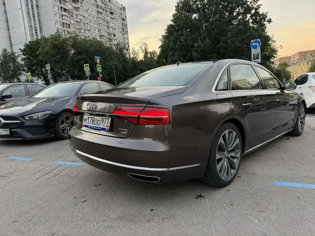 Автомобиль марки AUDI модель A8 L 2014 г.в. VIN-номер WAUZZZ4H2EN012935