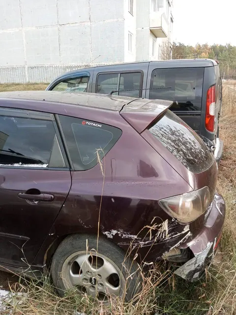 Автомобиль марки MAZDA модель 3 2006 г.в. VIN-номер JMZBK14Z571519790