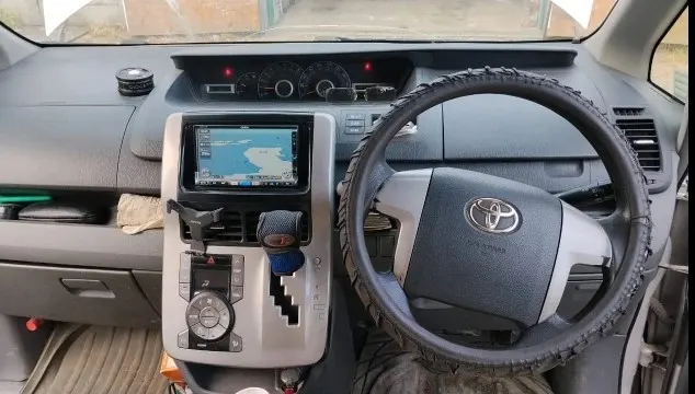 Автомобиль марки TOYOTA модель NOAH 2008 г.в. VIN-номер ZRR700123554