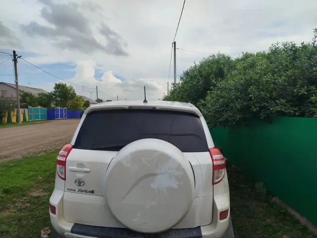 Автомобиль марки TOYOTA модель RAV 4 2012 г.в. VIN-номер JTMBE31V50D092320