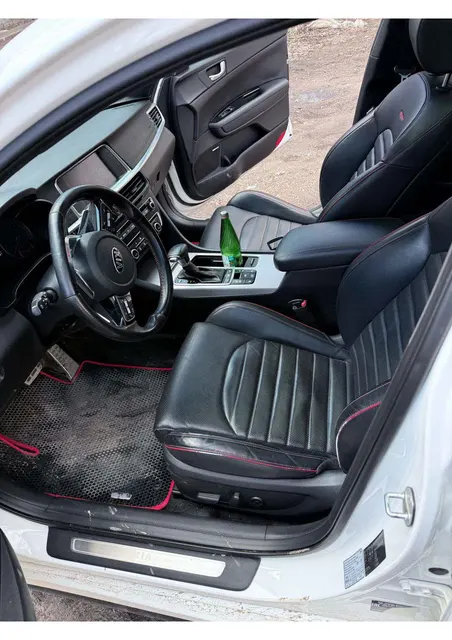 Легковой автомобиль KIA модель Optima 2018 г.в. VIN-номер XWEGV412BK0003927, находится в залоге у ПАО «Совкомбанк».