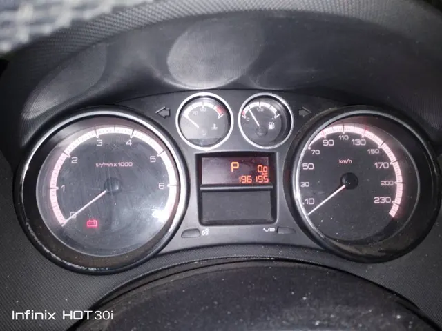 автомобиль марки PEUGEOT модель 308 2012 г.в. VIN- номер Z8T4C5FS9CM000951