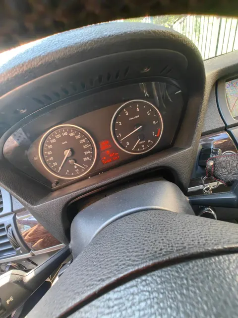 Автомобиль марки BMW модель X5 2009 г.в.
