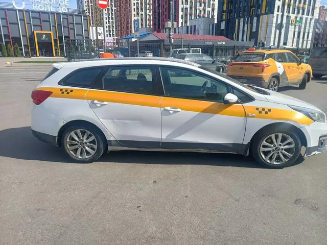 Автомобиль марки KIA Ceed, 2016 г.в., VIN-номер XWEHN812BG001971, является предметом залога ПАО «СОВКОМБАНК»