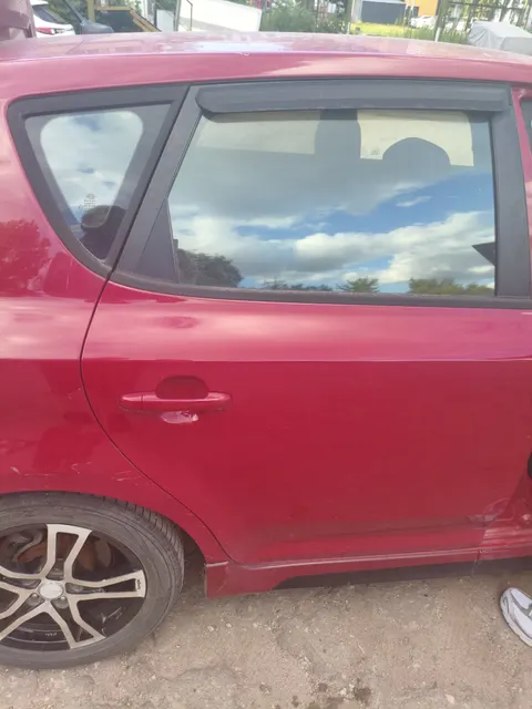 Автомобиль марки KIA модель СD (СЕЕD) 2007 г.в. VIN-номер XWEFF243280000182, является предметом залога ПАО СОВКОМБАНК