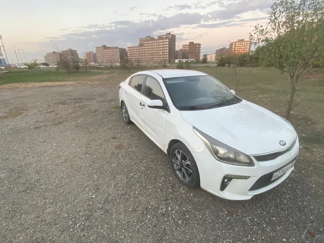 Легковой автомобиль марки: KIA, модель: Rio, год выпуска: 2019 г., идентификационный номер (VIN): Z94C341BBKR139854. В залоге у ПАО Совкомбанк.