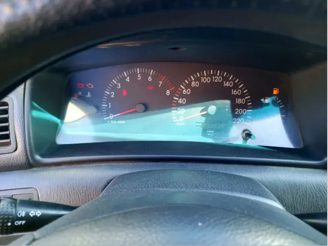 Автомобиль марки TOYOTA модель COROLLA 2002 г. в. VINномер NMTBZ22EX0R004295