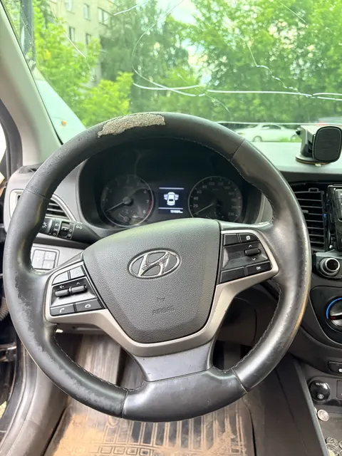 Легковой автомобиль марки: HYUNDAI, модели: Solaris, год выпуска: 2017 г. VIN-номер: Z94K241CBJR016881