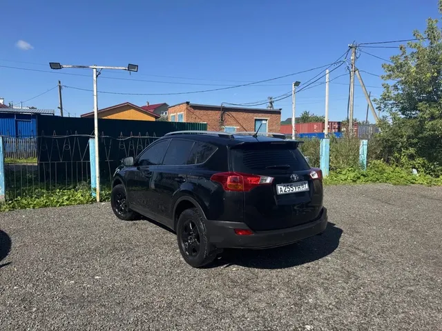 Автомобиль марки Toyota Rav 4, 2014 года выпуска, идентификационный номер (VIN) JTMDDREV40J003511
