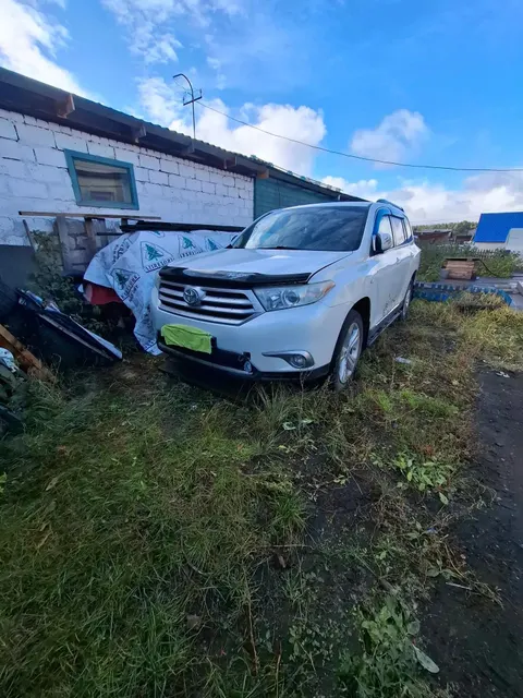 Автомобиль марки TOYOTA модель Highlander 2013 г.в. VIN-номер JTEES41A402224158