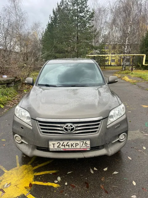 легковой автомобиль марки: TOYOTA, модель: RAV4, год выпуска: 2010г., идентификационный номер (VIN) JTMBE31V60D035057, находится в залоге у ПАО «Совкомбанк»