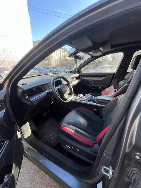 Автомобиль марки JETOUR модель DASHING 2023 г.в., VIN-номер: HJRPBGFB1PB383418. В залоге у ПАО "Совкомбанк".
