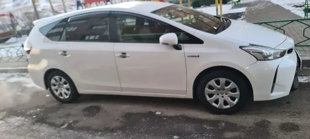 Автомобиль марки TOYOTA модель PRIUS ALPHA HYBRID 2020 г.в. номер кузова ZVW41-0086961.
