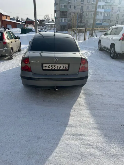 Автомобиль марки VOLKSWAGEN модель PASSAT 2002 г.в. VIN-номер WVWZZZ3BZ2P437791