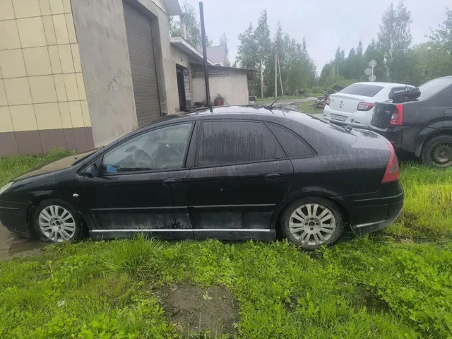 Автомобиль марки CITROEN модель C5 2006 г.в. VIN-номер VF7RCRFJF76743358