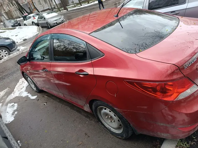 Автомобиль марки HYUNDAI модель Solaris 2013 г.в. VIN-номер Z94CT41DBDR217653, является предметом залога ПАО «СОВКОМБАНК»